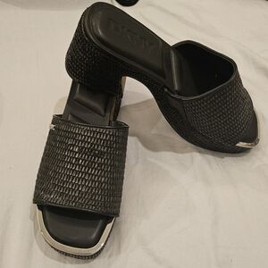 DKNY Women's Black Woven Slide Sandals